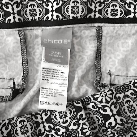 Chicos - 4 pocket Black & White lightweight cotton blend crop pant, size 2.5R - Picture 5 of 5